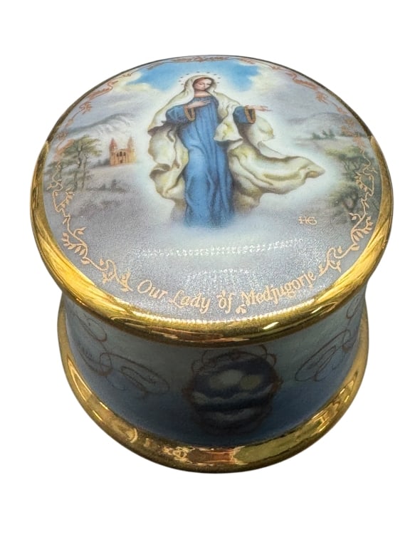 OUR LADY OF MEDJUGORJE MUSIC BOX: OUR LADY OF MEDJUGORJE MUSIC BOXARDLEIGH ELLIOTT PORCELAIN MUSIC BOX TITLED “OUR LADY OF MEDJUGORJE”, SECOND ISSUE IN THE VISIONS OF OUR LADY SERIES BY HECTOR GARRIDO. ISSUED IN 1994. SHOWS A