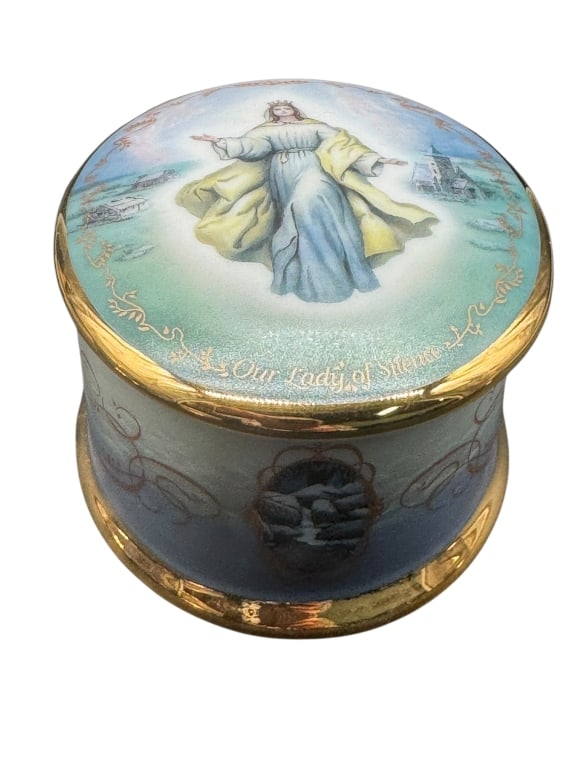 OUR LADY OF SILENCE MUSIC BOX: OUR LADY OF SILENCE MUSIC BOXARDLEIGH ELLIOTT PORCELAIN MUSIC BOX TITLED “OUR LADY OF SILENCE”, TENTH ISSUE IN THE VISIONS OF OUR LADY SERIES BY HECTOR GARRIDO. ISSUED IN 1995. FEATURES A BEAU