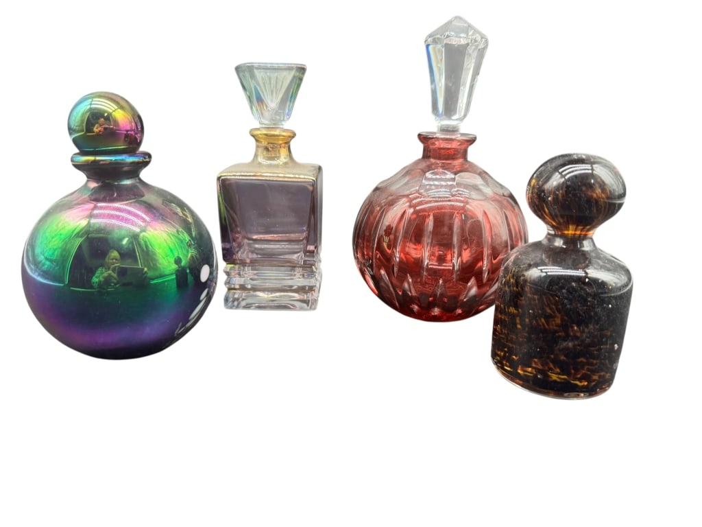 COLLECTION OF FOUR VINTAGE ART GLASS AND CRYSTAL H (1 of 3)