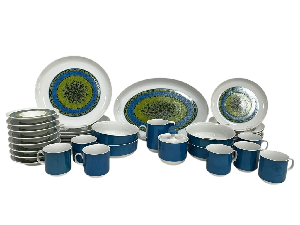 SANGO AQUARIUS BLUE DINNERWARE SET: SANGO AQUARIUS BLUE DINNERWARE SET_x005F -VERY GOOD PRE OWNED CONDITION_x005F -THIS RETRO COLLECTION FEATURES A STRIKING BLUE AND GREEN PATTERN WITH BLACK ACCENTS, SHOWCASING OVAL AND ROUND SERVING PL