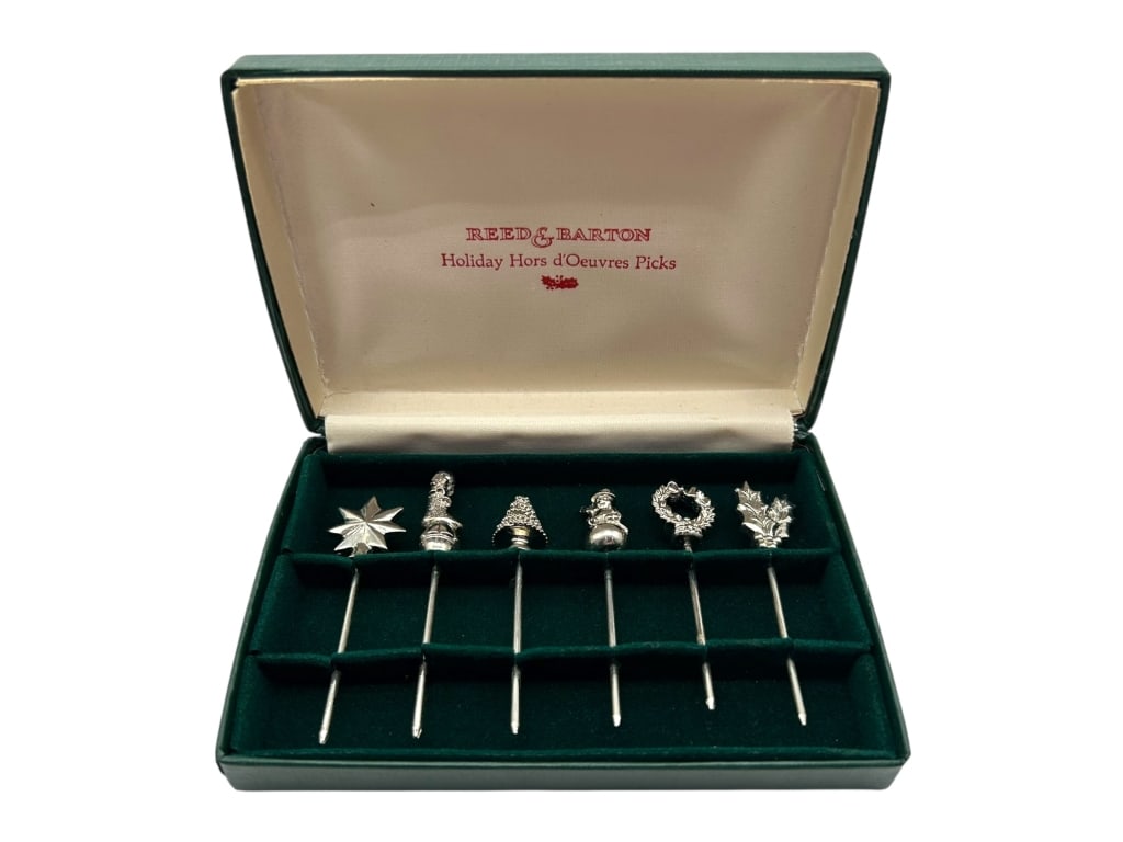 REED & BARTON HOLIDAY HORS D'OEUVRE PICKS W/ BOX: REED & BARTON HOLIDAY HORS D'OEUVRE PICKS W/ BOX_x005F -GOOD CONDITION, SLIGHT GAMAGE TO TH BOX_x005F -APPROX 6"_x005F -CELEBRATE THE SEASON IN STYLE WITH THIS CHARMING SET OF SIX SILVERPLATE PICKS BY