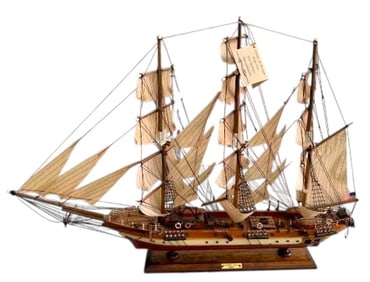 CHARLES W. MORGAN 1841 MODEL BOAT 34"
