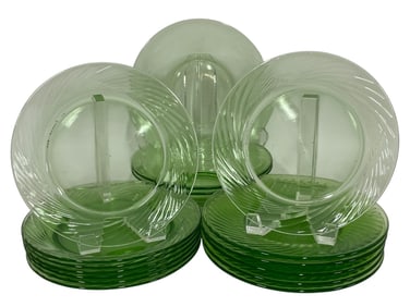 16 VINTAGE PYREX GREEN GLASS DINNER PLATES / BOWL
