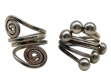 PAIR OF STERLING SILVER MODERNIST RINGS 16.4G