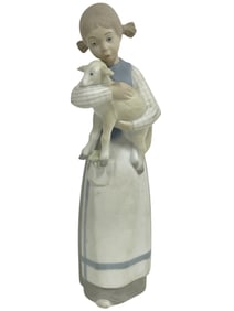 LLADRO GIRL WITH LAMP PORCELAIN FIGURINE 9"