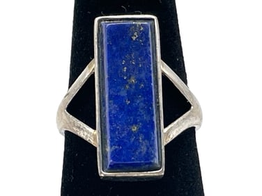 STERLING SILVER RING W/ BLUE STONE SZ7.5 5.38G