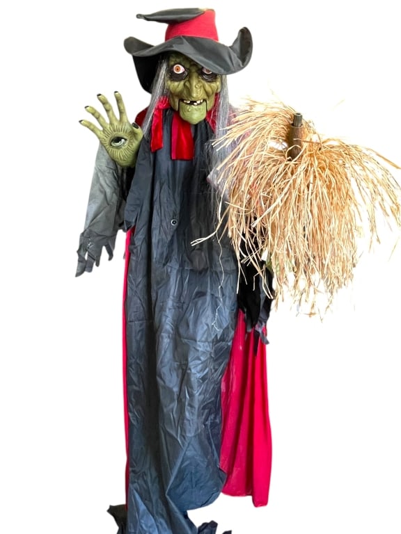 7 FT ANIMATED LED SPELLCASTING WITCH (1 of 6)