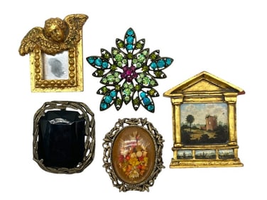 COLLECTION OF FIVE VINTAGE BROOCHES