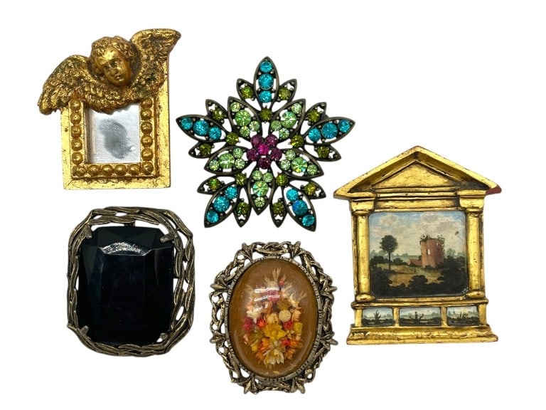 COLLECTION OF FIVE VINTAGE BROOCHES (1 of 5)