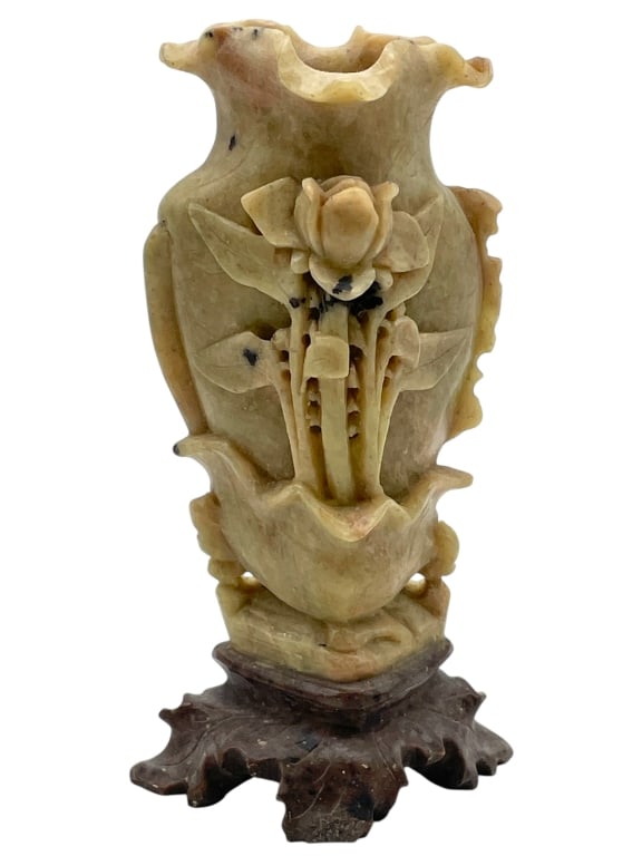 CHINESE CARVED FOOTED SOAPSTONE VASE 4.5": CHINESE CARVED FOOTED SOAPSTONE VASE 4.5" -VERY GOOD PRE OWNED CONDITION -APPROX 4.5" -JA 031825 / 082925 By bidding on this item, you have read, understand, and agree to the terms and conditions of t