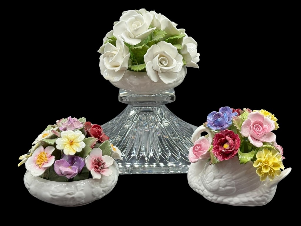 AYNSLEY ENGLAND HANDMADE BONE CHINA FLORAL: AYNSLEY ENGLAND HANDMADE BONE CHINA FLORAL ARRANGEMENTS – SET OF THREEThis lot features a beautiful trio of Aynsley England handmade and hand painted fine bone china floral arrangements. The group i