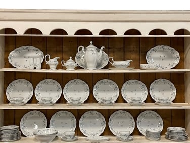 61 PIECE JOHANN HAVILAND TRADITIONS FINE CHINA