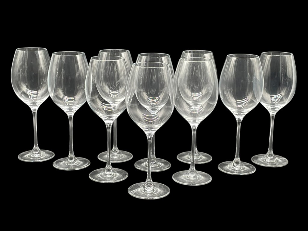 SET OF 10 CRYSTAL WINE GLASSES 9": SET OF 10 CRYSTAL WINE GLASSES 9" -VERY GOOD PRE OWNED CONDITION -SET OF 10 -APPROX 9" X 2" -THIS ELEGANT COLLECTION FEATURES TEN MATCHING STEMMED WINE GLASSES, EACH WITH A CLASSIC BOWL SHAPE IDEAL FO