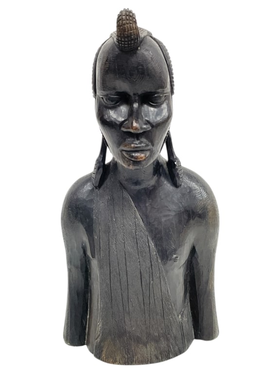 VINTAGE AFRICAN HAND-CARVED WOODEN BUST 14": VINTAGE AFRICAN HAND-CARVED WOODEN BUST 14" -VERY GOOD PRE OWNED CONDITION -MADE ON KENYA -APPROX 14"H X 7"W -CARVED FROM A SINGLE PIECE OF DARK HARDWOOD, THIS FIGURAL BUST SHOWCASES INTRICATE DETAILI