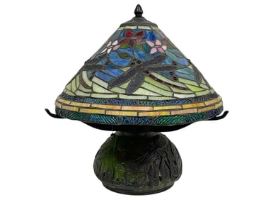 TIFFANY STYLE TABLE LAMP W DRAGONFLY MOTIF 17"