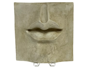 TMS 2002 SCULPTURE OF LIPS WALL HANGING 10"