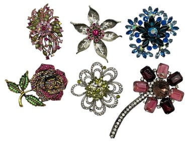 COLLECTION OF SIX VINTAGE RHINESTONE BROOCHES