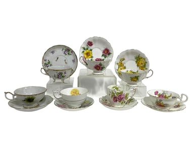 LOT OF 7 ASSORTED VINTAGE TEACUPS AND SAUCERS