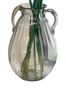 LARGE CLEAR GLASS VASE W  LEAF ARRANGEMENT 20"