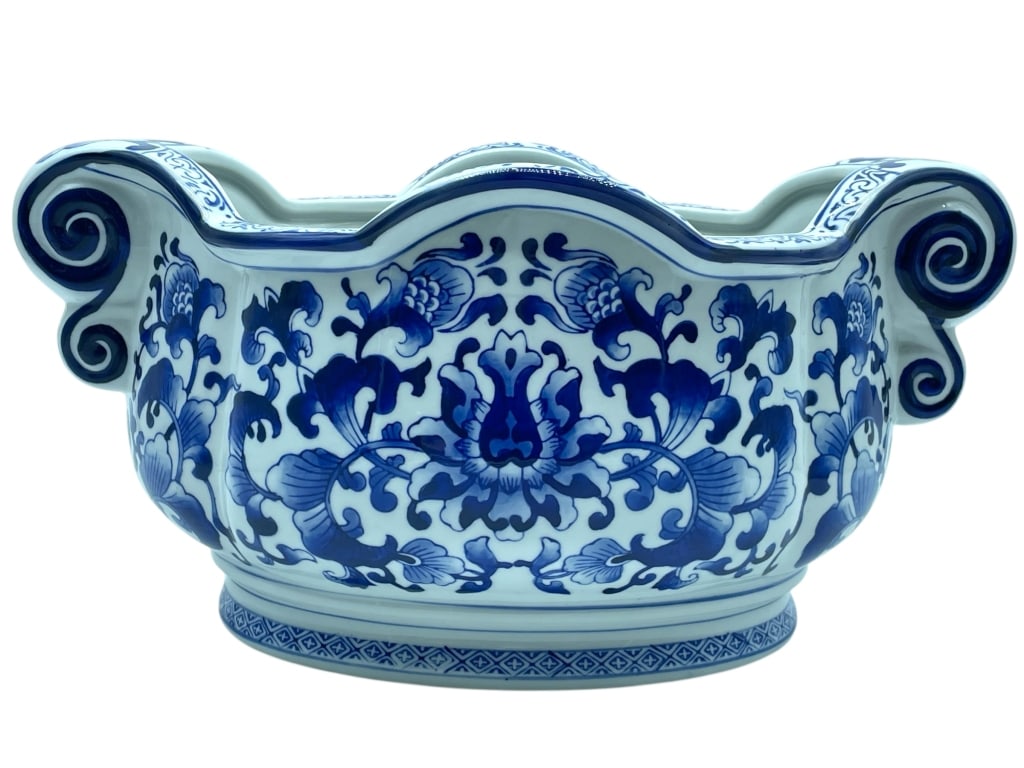 BOMBAY BLUE & WHITE CHINOISERIE CACHE POT 15.5" (1 of 9)