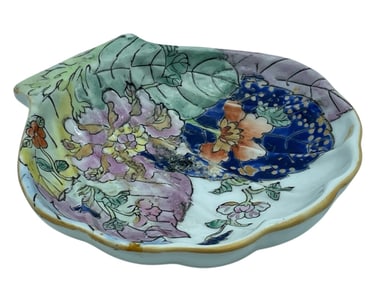 ANTIQUE STYLE ASIAN SHELL-SHAPED DISH 5"