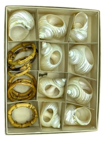 SET OF SHELL AND BAMBOO NAPKIN RINGS IN BOX