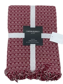NEW WITH TAGS CYNTHIA ROWLEY OBLONG TABLECLOTH