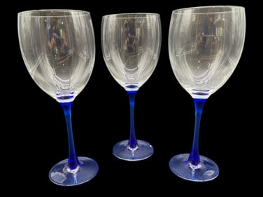 SET OF THREE CLEAR BALLOON WINE GLASSES