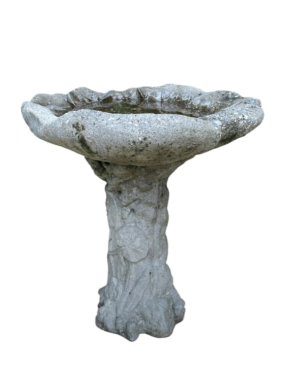 CONCRETE GARDEN BIRDBATH 18" (1 of 5)