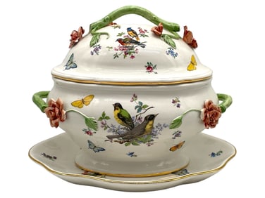 CHELSEA HOUSE PORCELAIN TUREEN W UNDERPLATE 11"