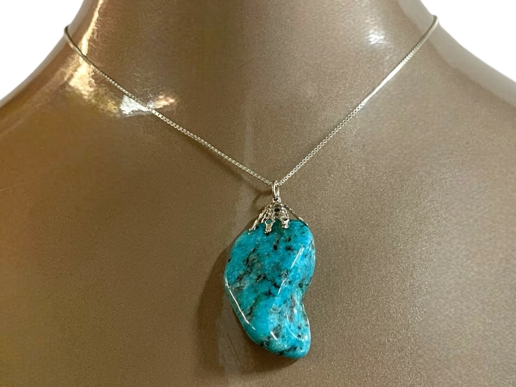 TURQUOISE PENDANT ON STERLING CHAIN 2.67G (1 of 5)