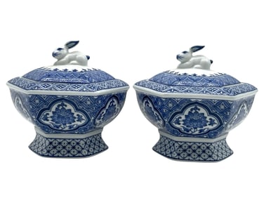 BOMBAY PAIR OF PORCELAIN BOWLS W RABBIT FINIALS 6"