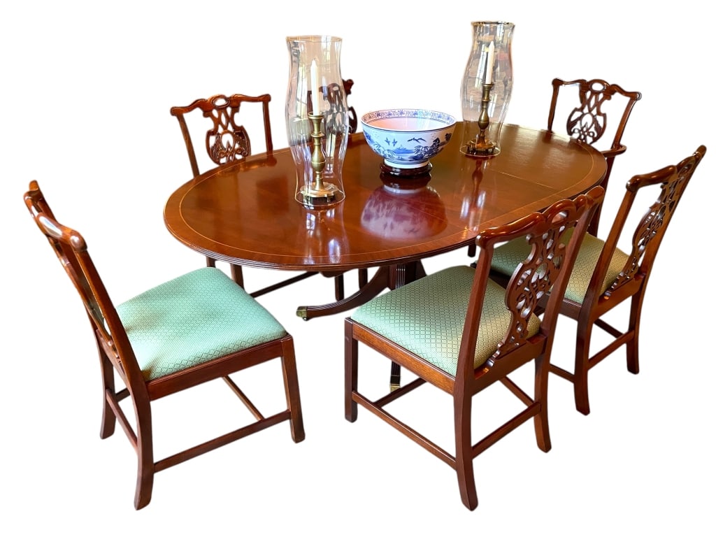 BAKER FURNITURE 8-PIECE CHIPPENDALE DINING SET (1 of 17)