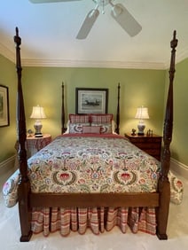 QUEEN SIZE FEDERALIST STYLE FOUR-POSTER BED