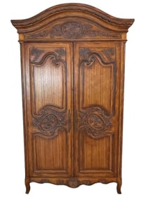 VINTAGE ORNATE FRENCH PROVINCIAL WOOD ARMOIRE