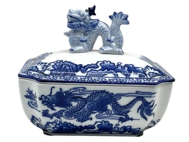 BOMBAY COVERED PORCELAIN BOX WITH DRAGON 6"