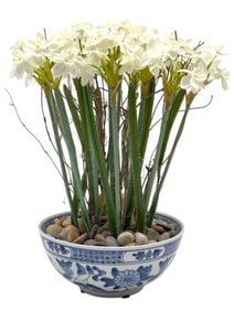 BLUE & WHITE PORCELAIN BOWL W FLORAL ARRANGEMENT