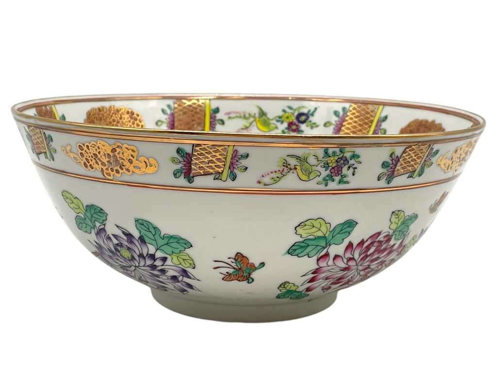 CHINESE FAMILLE ROSE BOWL W FLORAL & BUTTERFLY: CHINESE FAMILLE ROSE BOWL W FLORAL & BUTTERFLY MOTIF -Very good pre owned condition -Approx 4" x 10" -Famille Rose porcelain bowl decorated with vibrant hand-painted florals, butterflies, and scrollin