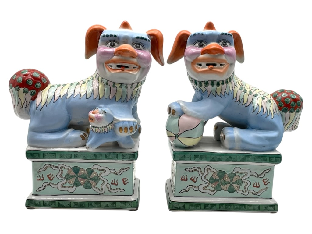 CHINESE FAMILLE VERTE STYLE PORCELAIN FOO DOGS 10" (1 of 7)