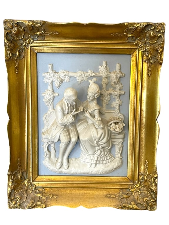 FRAMED RELIEF PLAQUE OF ROMANTIC COUPLE 14" (1 of 8)