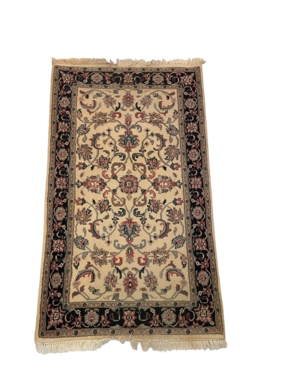 .TRADITIONAL PERSIAN-STYLE WOOL ACCENT RUG 60" (1 of 4)