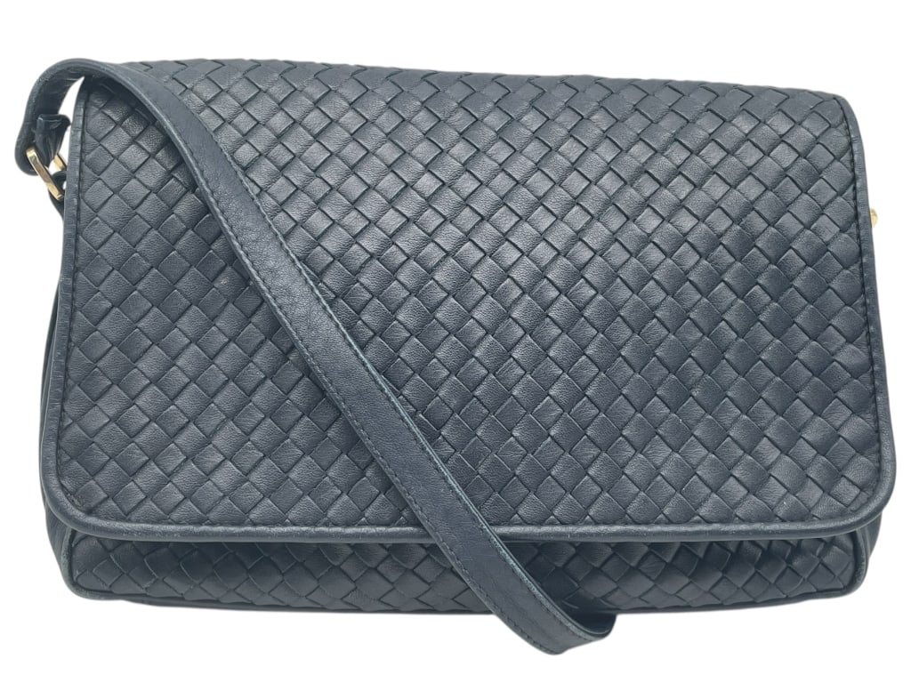 GANSON NAVY WOVEN LEATHER MESSENGER BAG: GANSON NAVY WOVEN LEATHER MESSENGER BAG -Good pre owned condition, general wear throughout from use (see photos) -Approx 10"l x 7"h -Long crossbody strap, and flap closure, this piece is both practica