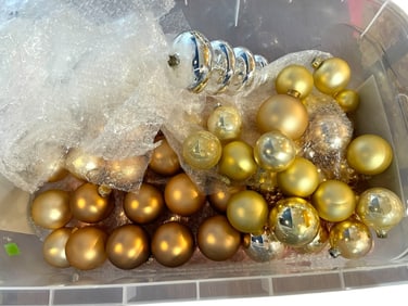 LOT OF GOLD, SILVER AND BRONZE HOLIDAY ORNAMENTS