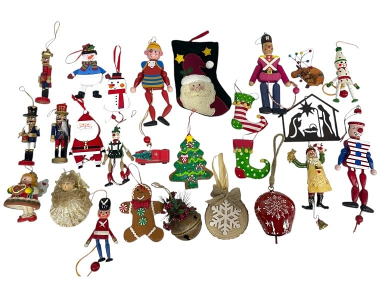 LOT OF ASSORTED VINTAGE AND MODERN ORNAMENTS (1 of 7)