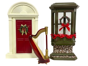 LOT OF CHRISTMAS VILLAGE ACCESSORIES