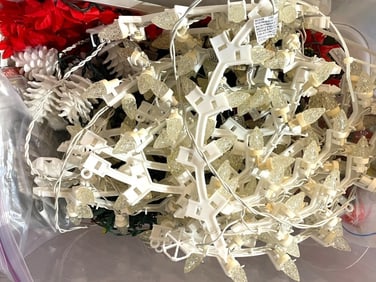 LOT OF ASSORTED HOLIDAY STRING LIGHTS