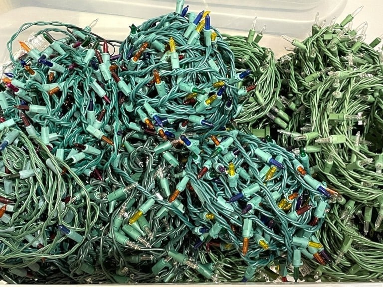 LARGE LOT OF HOLIDAY STRING LIGHTS (1 of 3)