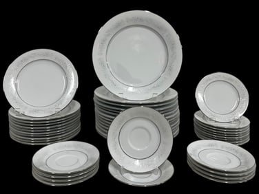 NORITAKE "CUMBERLAND" 2225 FINE CHINA DINNERWARE