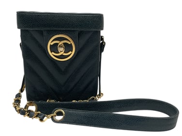 CHANEL V-STITCH GREEN LEATHER CROSSBODY BAG 7"