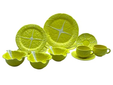 PORTUGUESE YELLOW CABBAGE PATTERN DINNERWARE SET